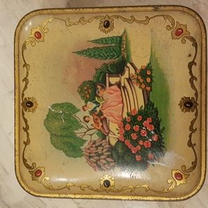 Vintage Lander Poudre de Toilette Square Tin Box